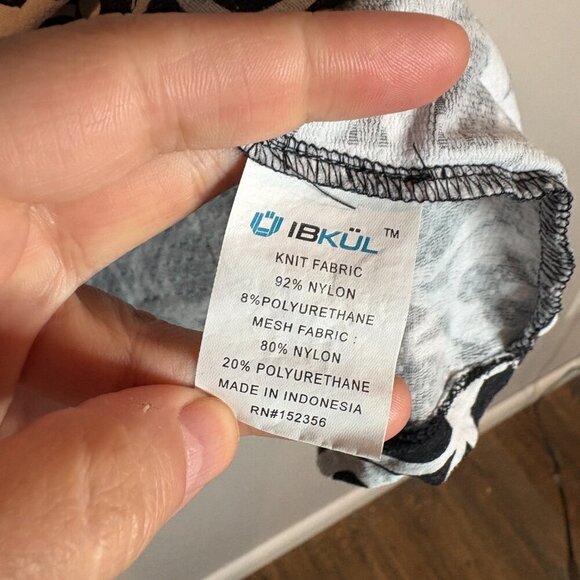 IKBUL black and white patterned half zip vented golf top - Picture 5 of 6